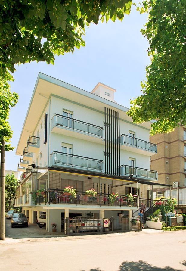 Hotel Latini Rimini Extérieur photo