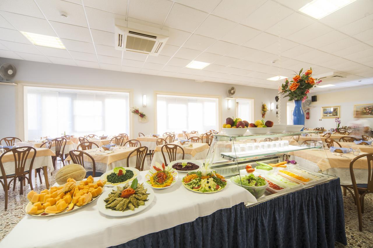 Hotel Latini Rimini Extérieur photo